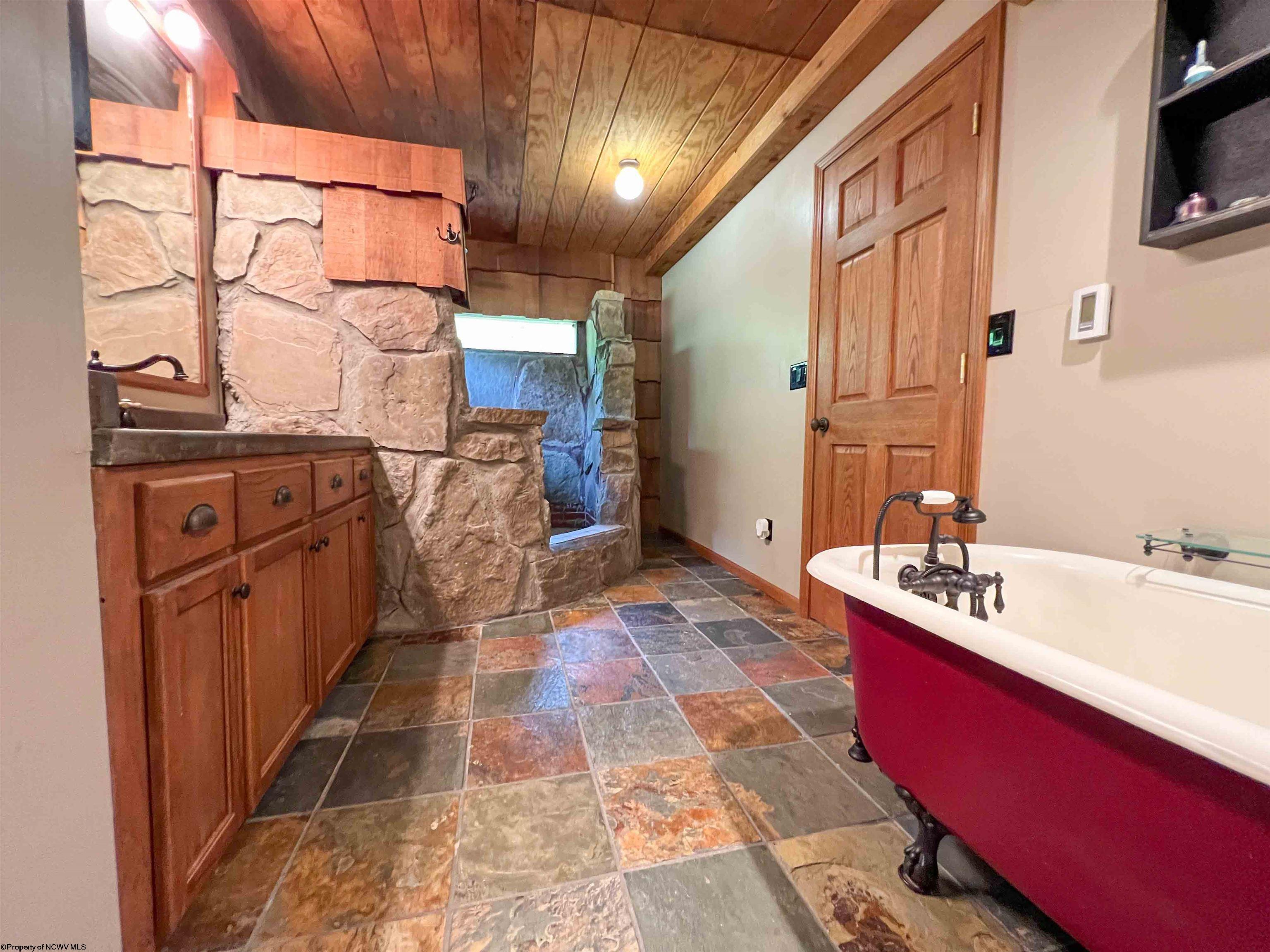 949 Sauls Road Weston, WV 26452 - Photo 13 of 29 Gallery Image 13