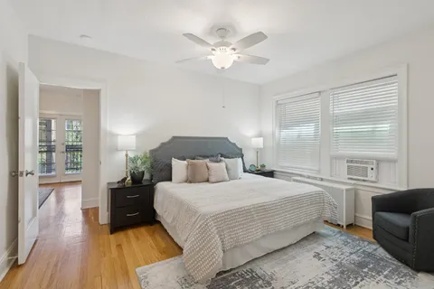 $525,000 | 927 Hinman Avenue, Unit 1S, Evanston, IL 60202