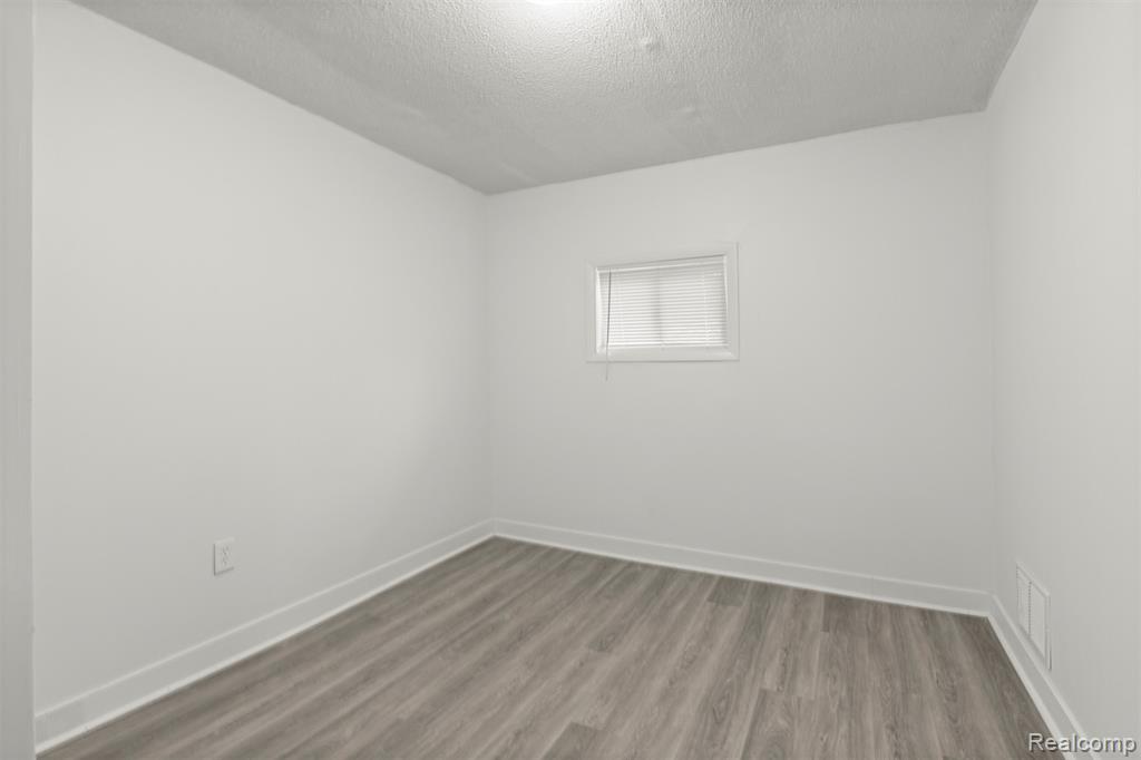 36850 Perry Street Romulus, MI 48174 - Photo 18 of 31