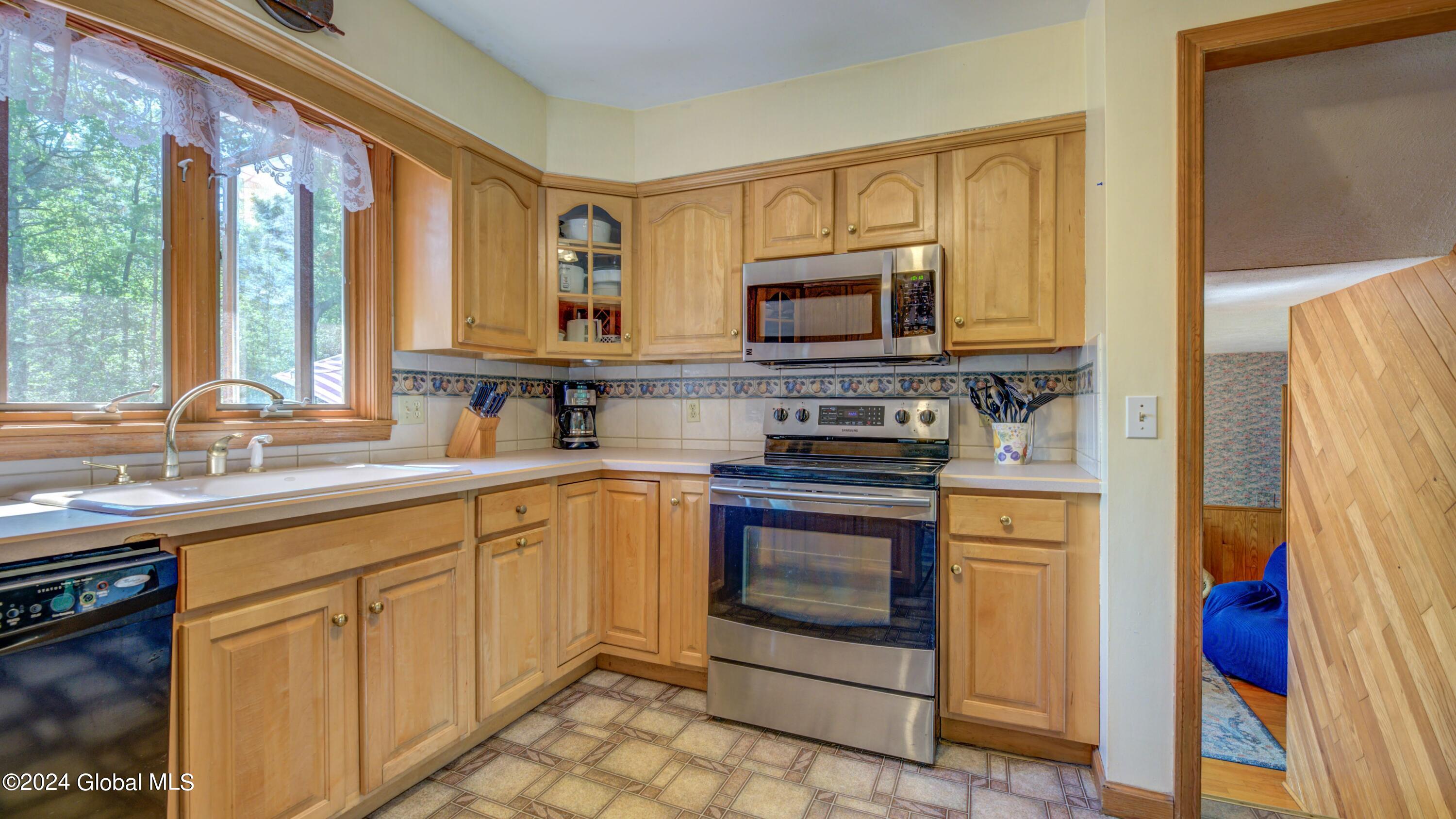 141 Morrow Road Perth, NY 12010 - Photo 27 of 71 141 Morrow Rd-17
