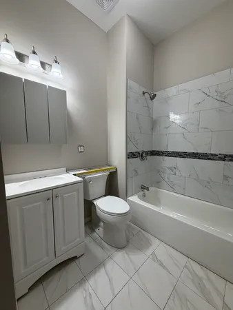 $1,850 | 22 North Pulaski Road, Unit 1R, Chicago, IL 60624