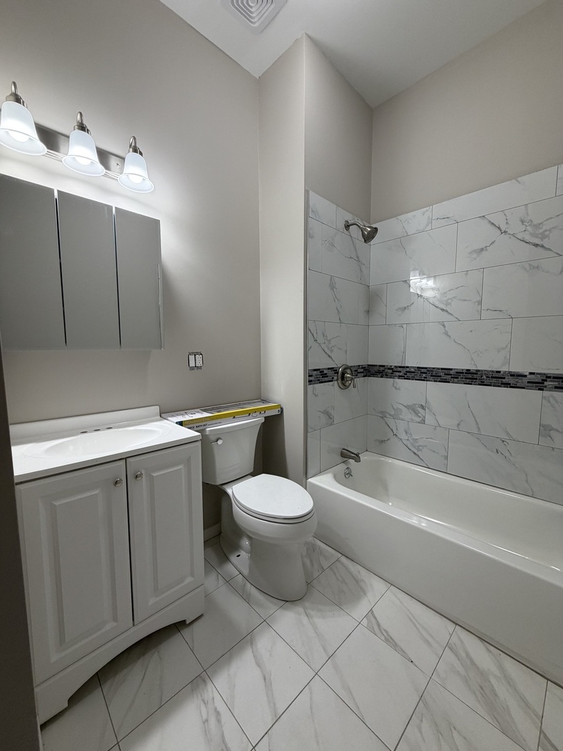 22 North Pulaski Road, Unit 1R Chicago, IL 60624 - Photo 10 of 18