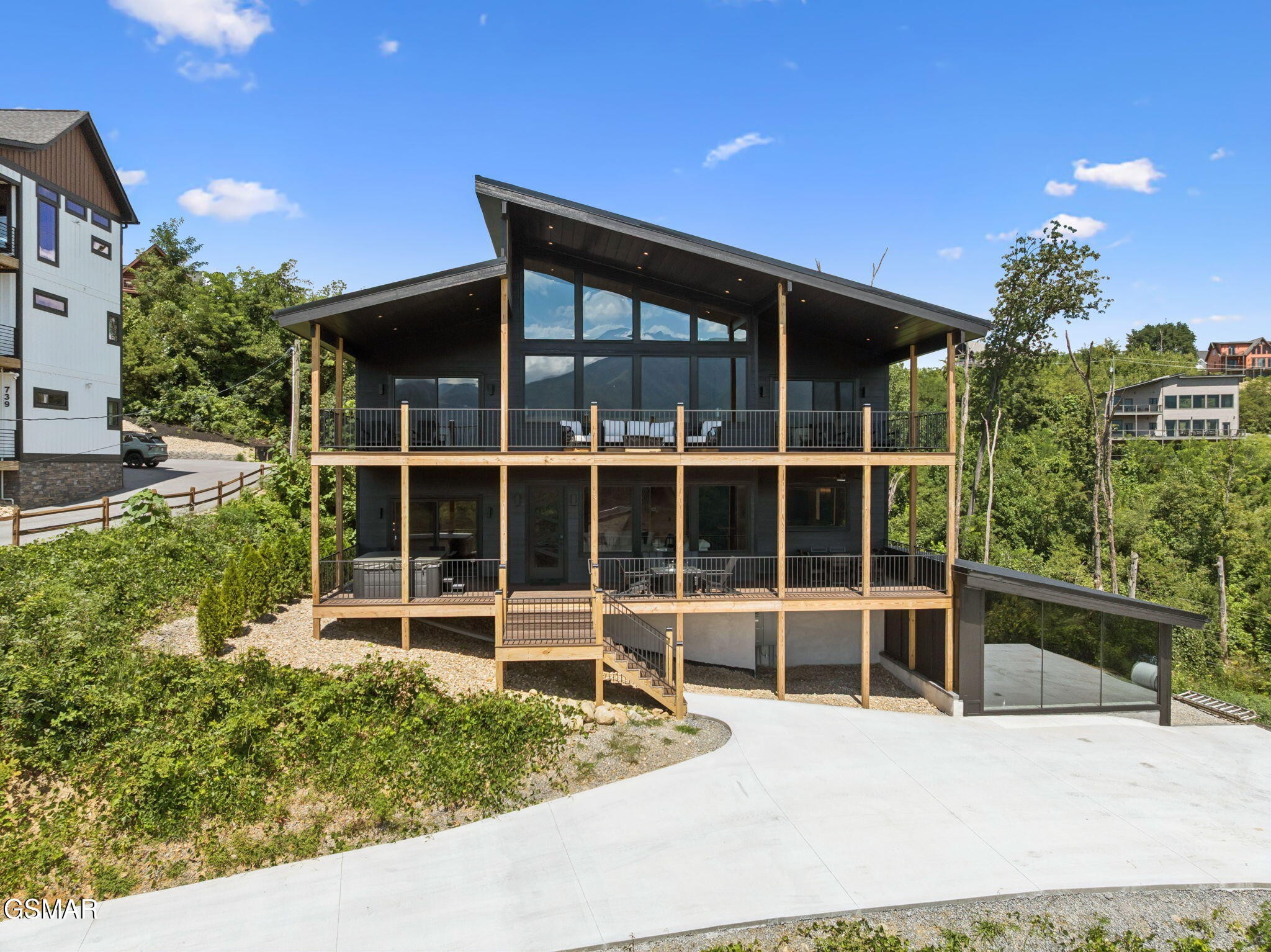 743 Village Loop Road Gatlinburg, TN 37738 - Photo 2 of 72 Gallery Image 2