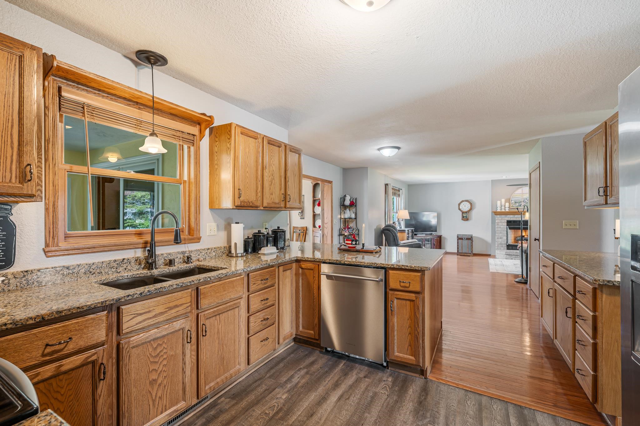 W6108 Long Court Appleton, WI 54914 - Photo 8 of 43