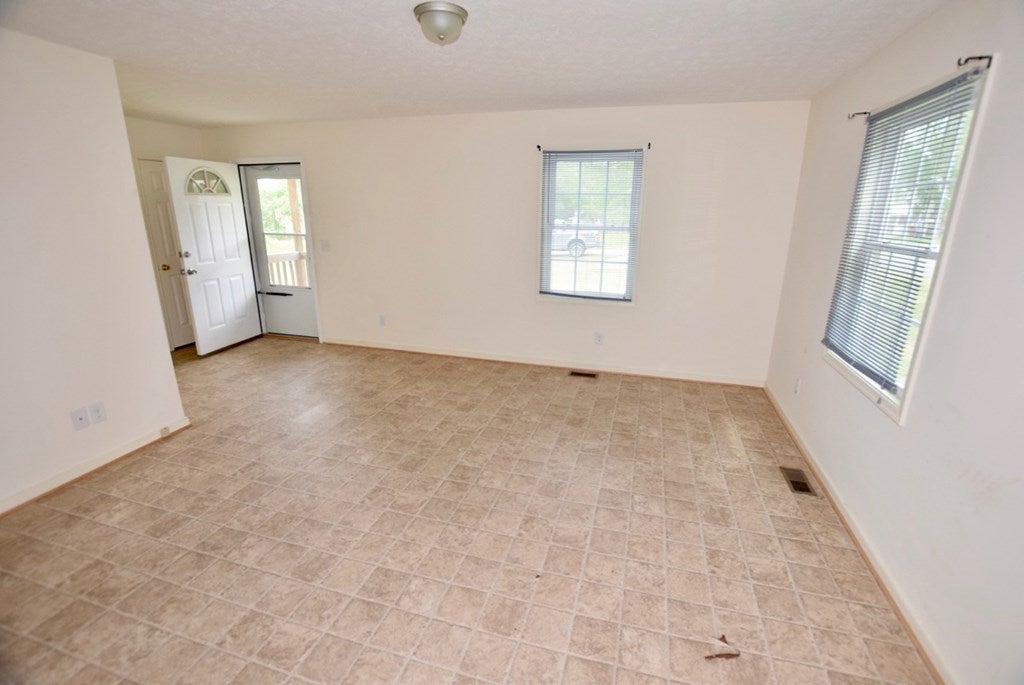 404 Stratton Street Crewe, VA 23930 - Photo 2 of 16 Gallery Image 2