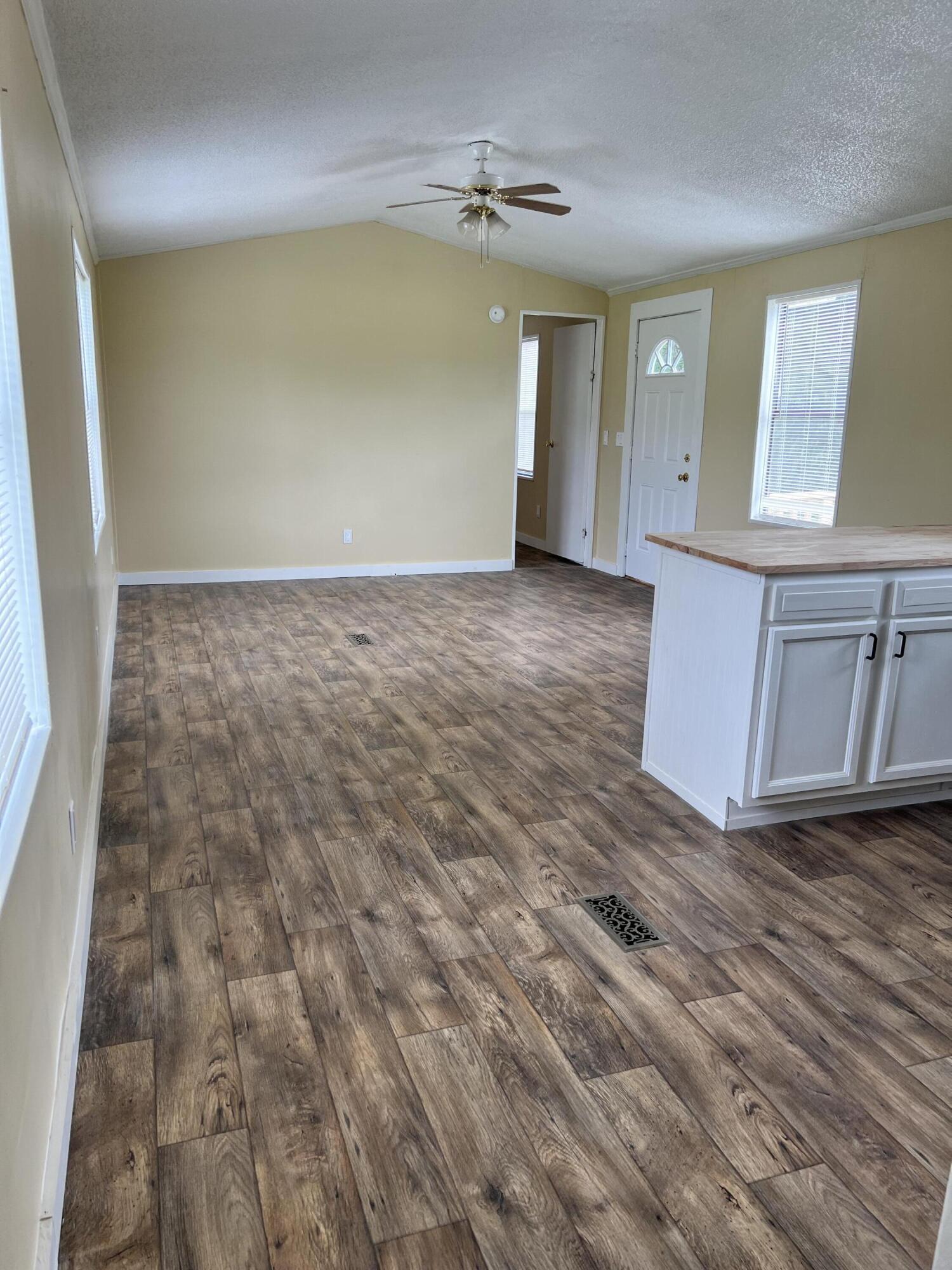 2127 Tee Vee Road Elloree, SC 29047 - Photo 8 of 27 D410E33C-BAE0-4088-BD2C-DC328D16D177
