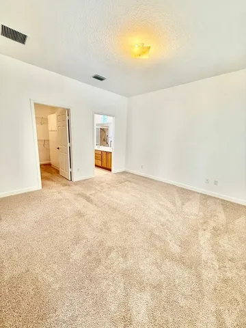 $2,500 | 5475 East 1st Square Southwest, Vero Beach, FL 32968