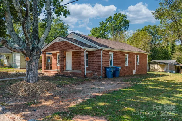 $176,999 | 728 21st Street Southwest, Hickory, NC 28602