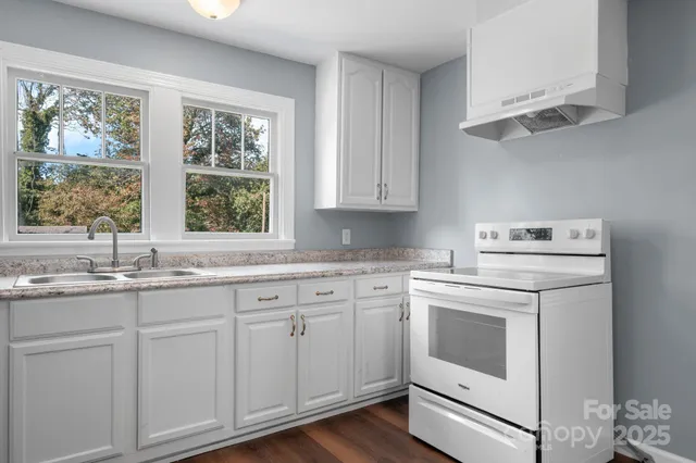 $176,999 | 728 21st Street Southwest, Hickory, NC 28602