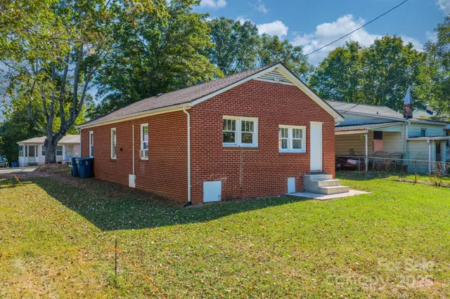$176,999 | 728 21st Street Southwest, Hickory, NC 28602