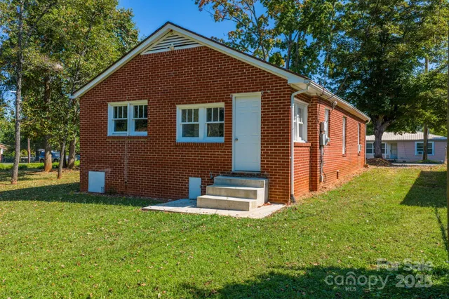 $176,999 | 728 21st Street Southwest, Hickory, NC 28602
