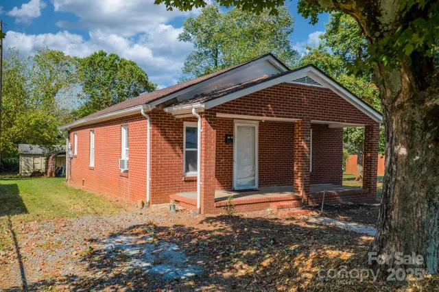 $176,999 | 728 21st Street Southwest, Hickory, NC 28602