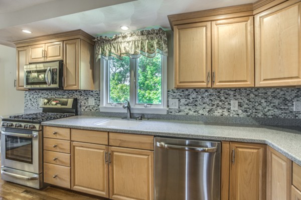 30 Rowe Hill Road Stoneham, MA 02180 - Photo 18 of 30 Gallery Image 18