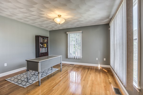 30 Rowe Hill Road Stoneham, MA 02180 - Photo 7 of 30 Gallery Image 7