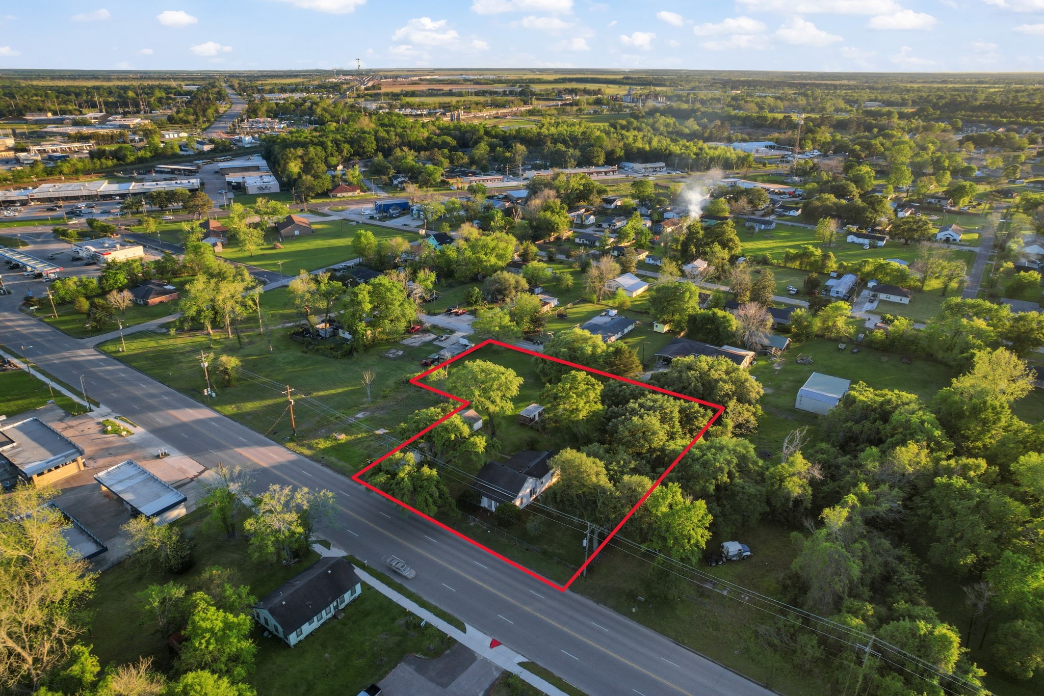 804 North Cleveland Street Dayton, TX 77535 - Photo 1 of 29 a view of city and ocean