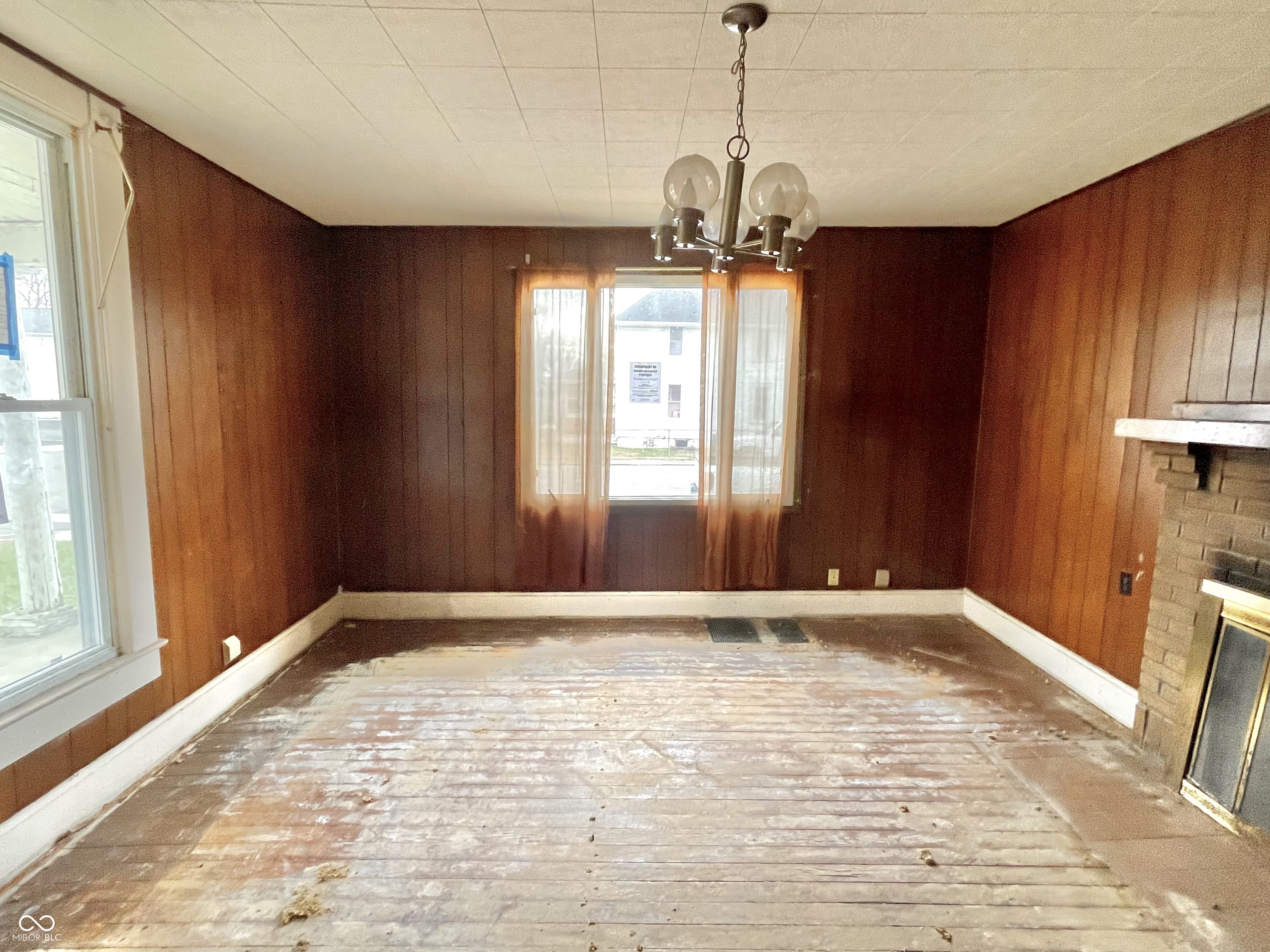 310 South Pleasant Street Edinburgh, IN 46124 - Photo 11 of 48