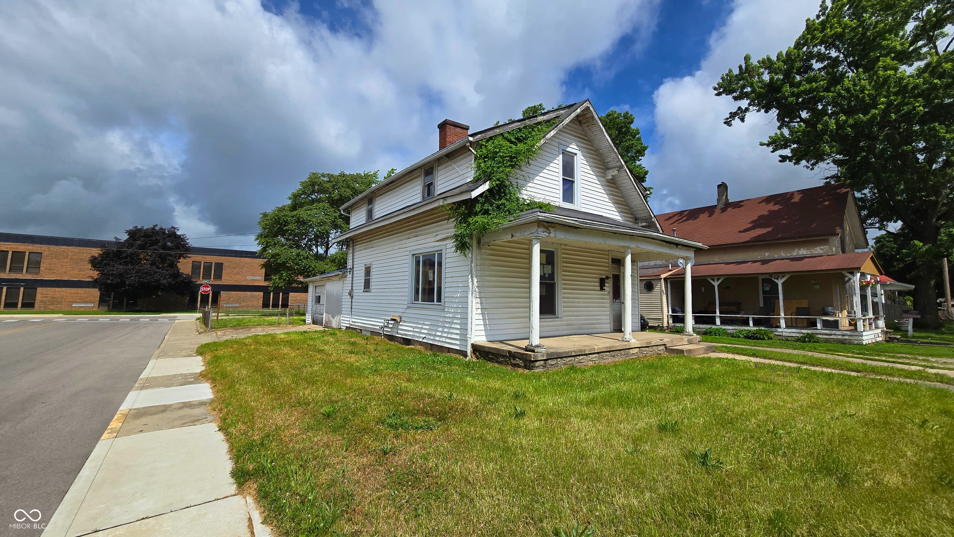 310 South Pleasant Street Edinburgh, IN 46124 - Photo 2 of 48