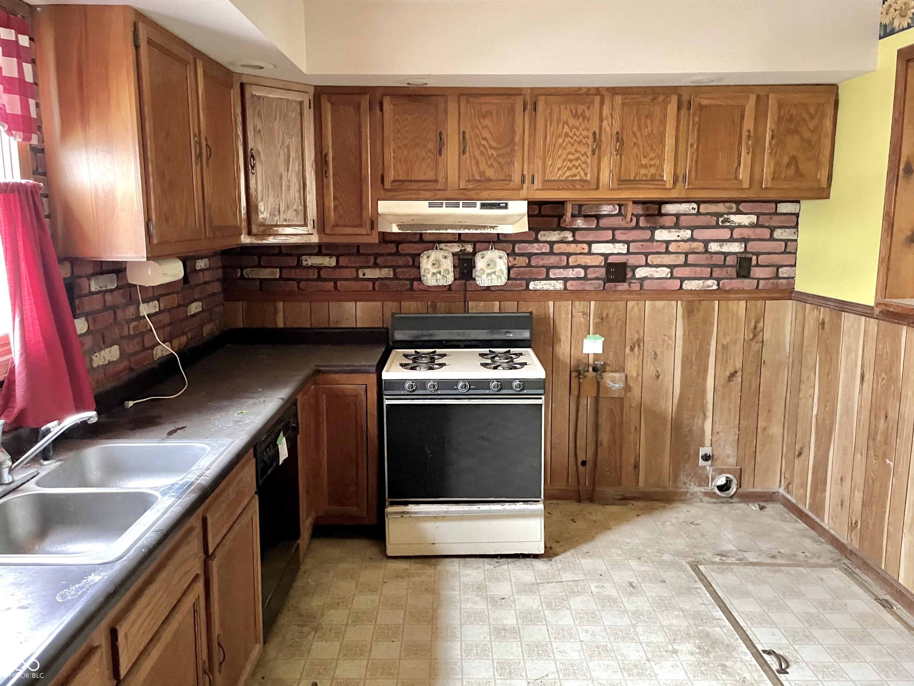 310 South Pleasant Street Edinburgh, IN 46124 - Photo 21 of 53
