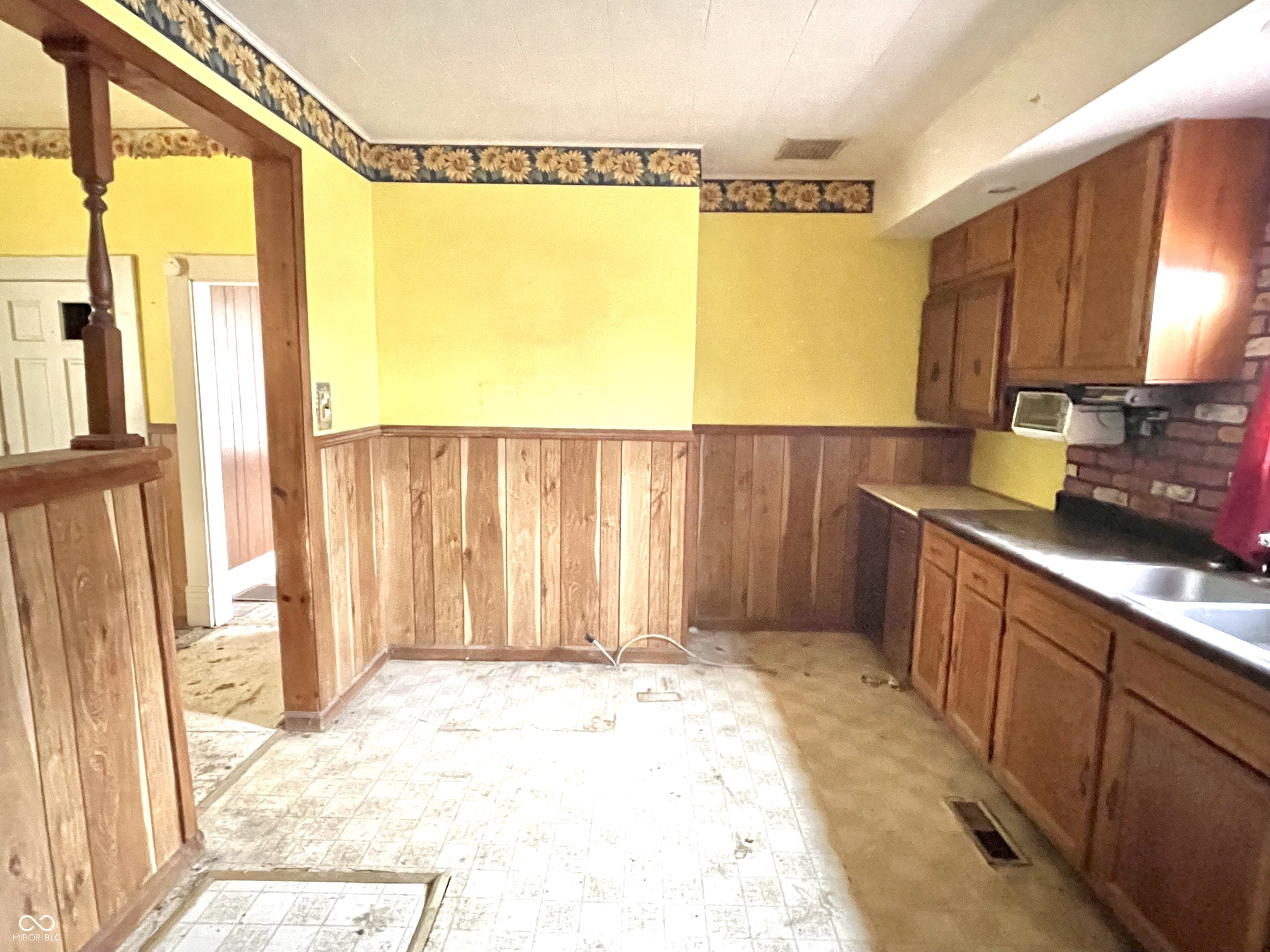 310 South Pleasant Street Edinburgh, IN 46124 - Photo 22 of 53