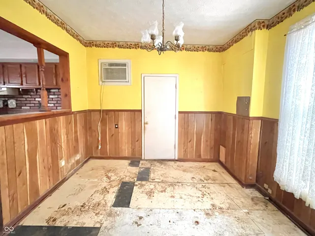 $79,500 | 310 South Pleasant Street, Edinburgh, IN 46124