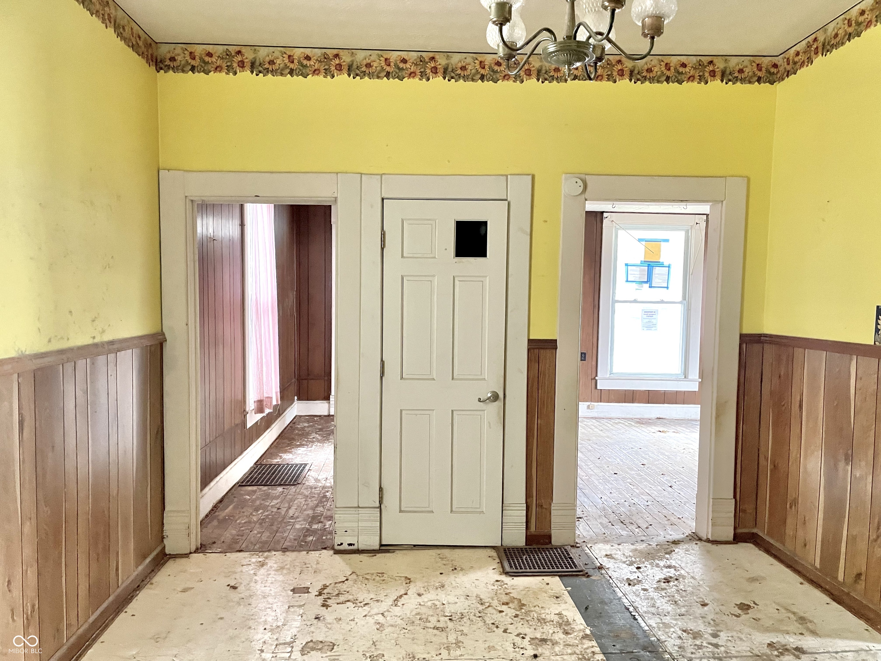 310 South Pleasant Street Edinburgh, IN 46124 - Photo 26 of 48