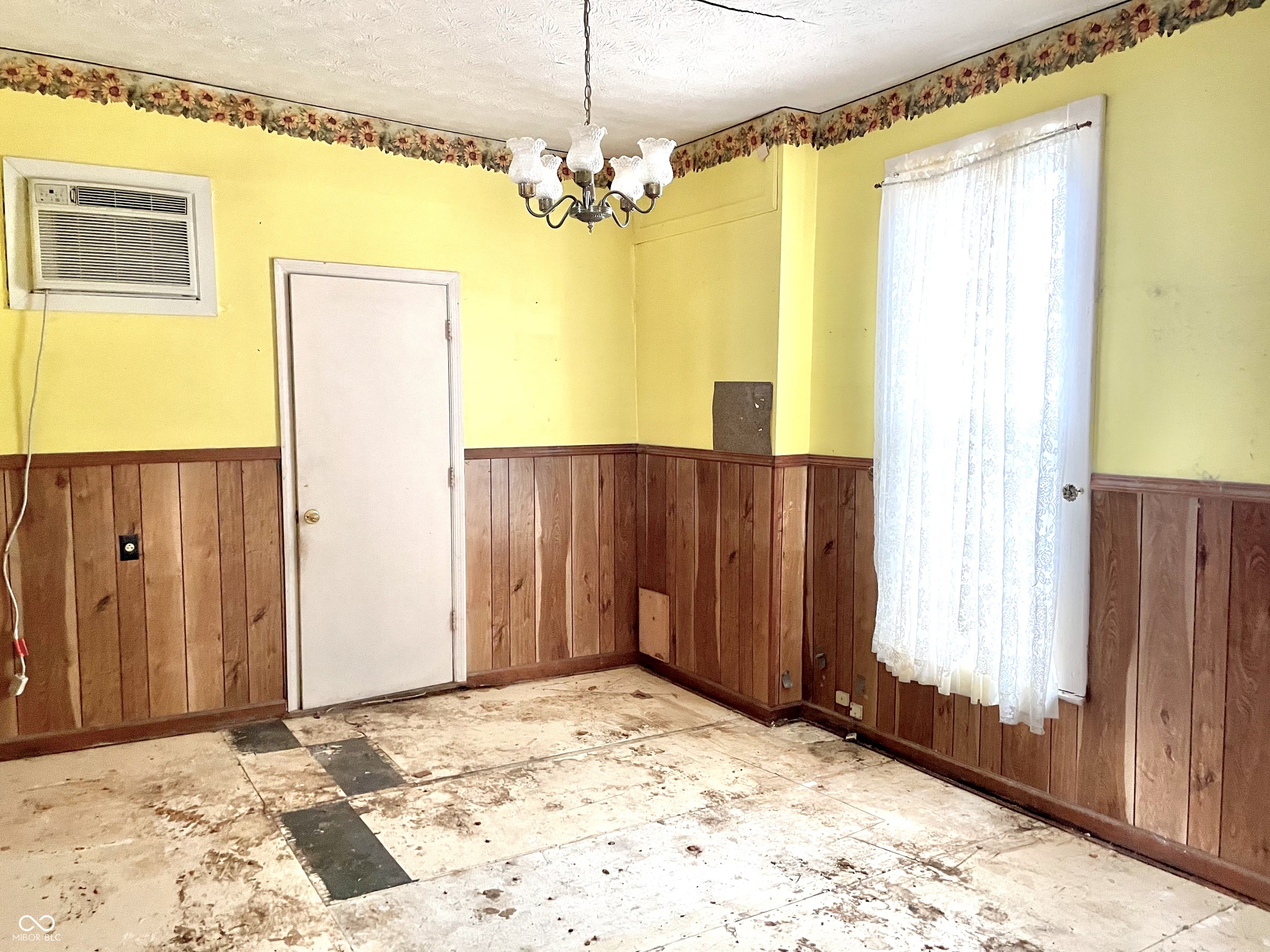 310 South Pleasant Street Edinburgh, IN 46124 - Photo 27 of 53