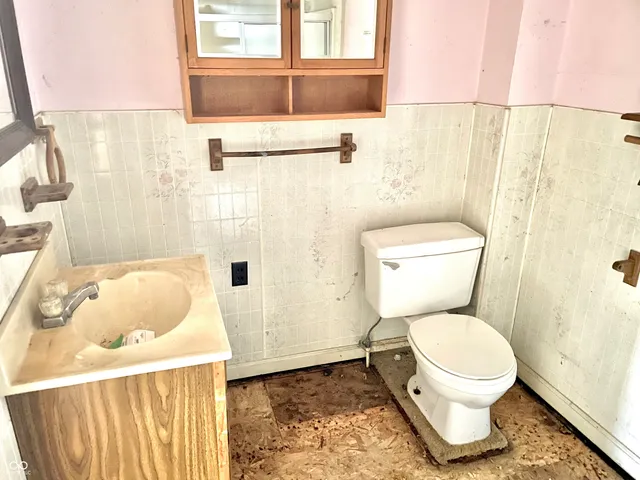 $79,500 | 310 South Pleasant Street, Edinburgh, IN 46124