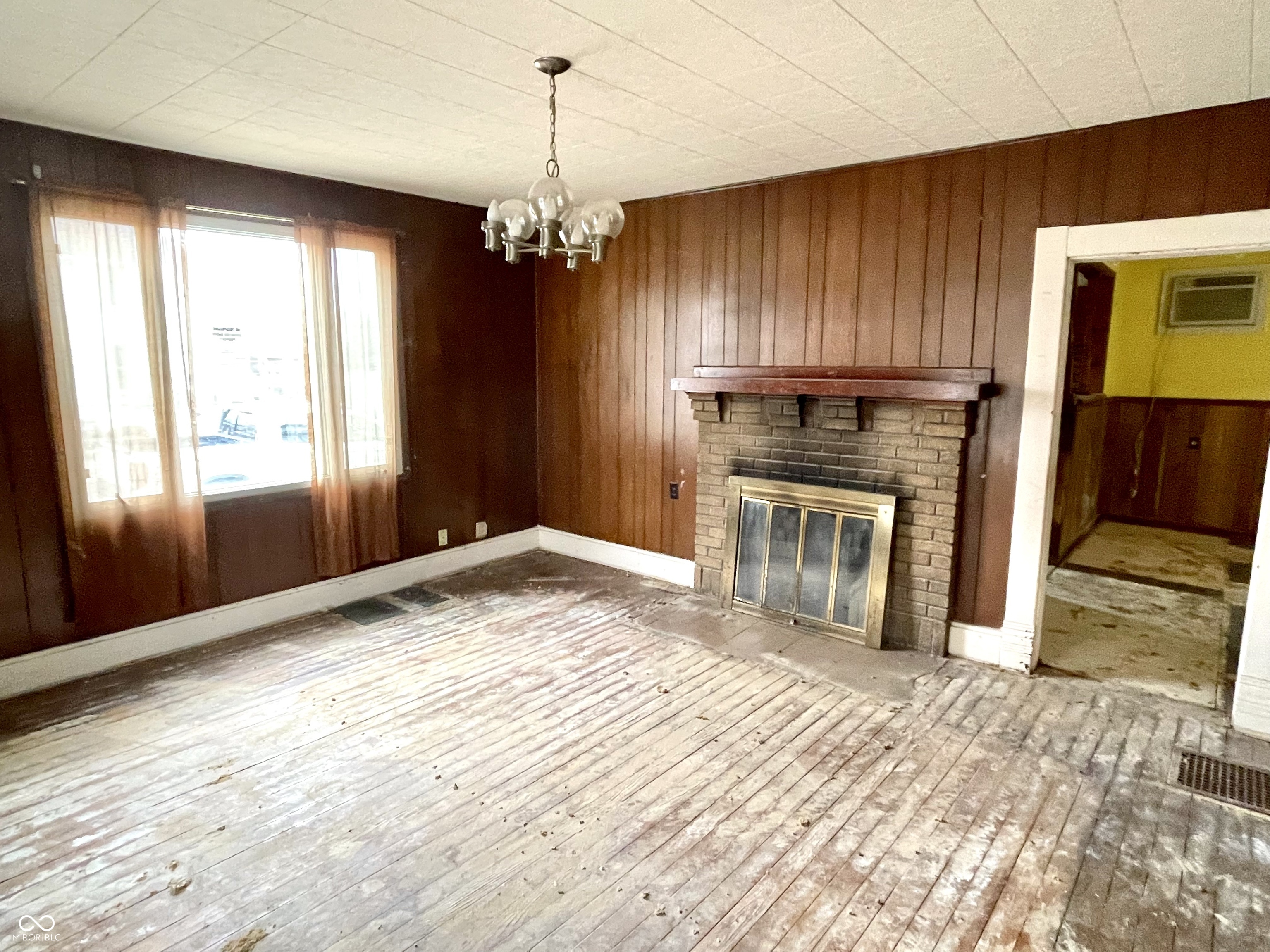 310 South Pleasant Street Edinburgh, IN 46124 - Photo 9 of 53