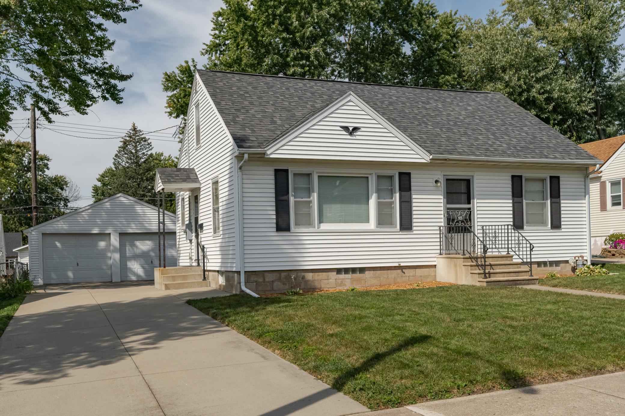923 16th Avenue Northeast Rochester, MN 55906 - Photo 1 of 1