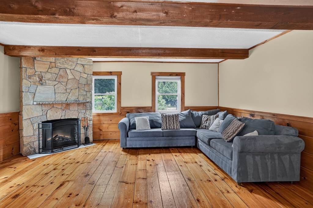 136 Barton Road, Unit 136 Stow, MA 01775 - Photo 10 of 35 Gallery Image 10