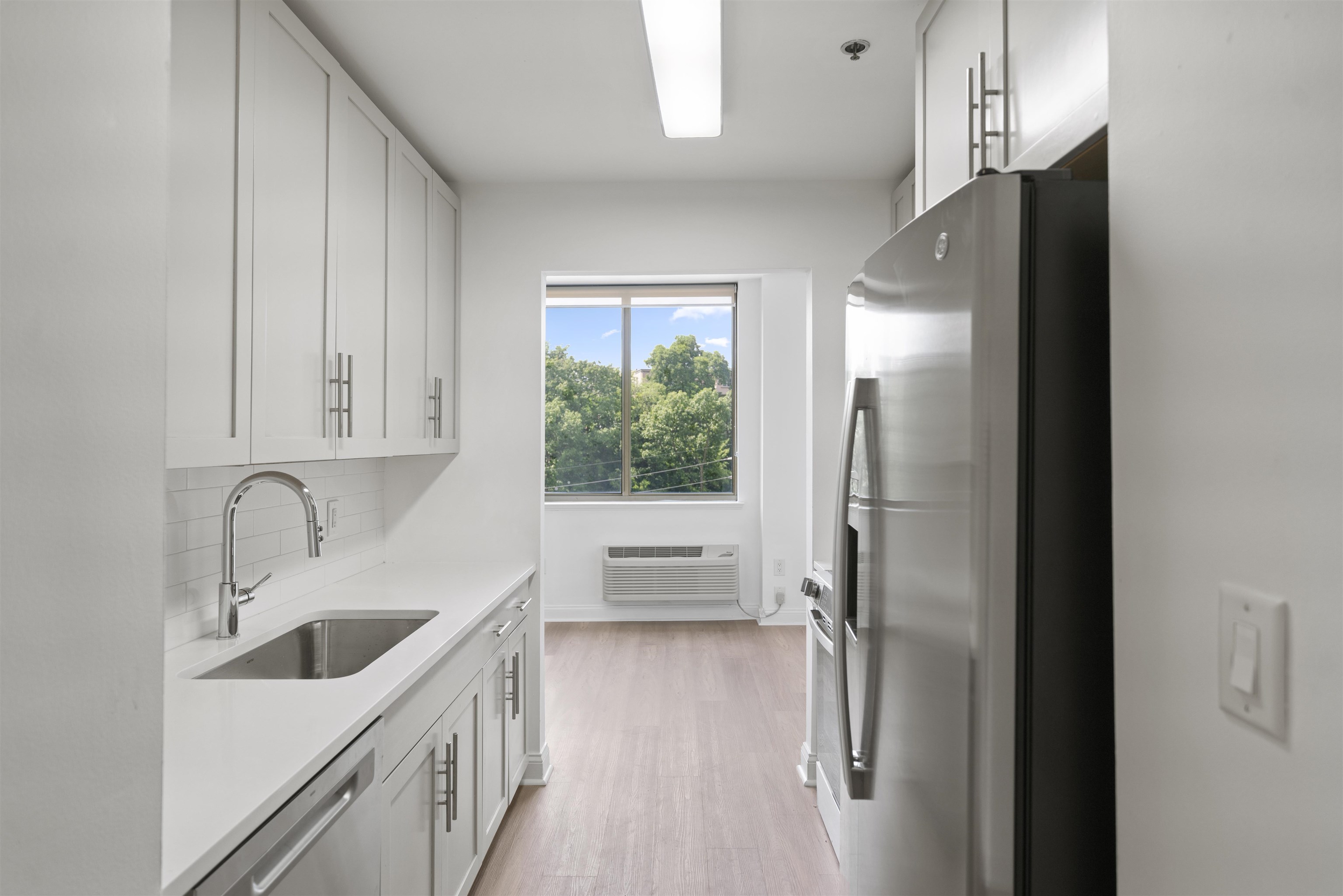 99 Gorge Road, Unit 711 Edgewater, NJ 07020 - Photo 8 of 16