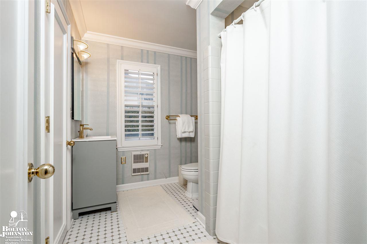 27 Beacon Hill Road Grosse Pointe Farms, MI 48236 - Photo 32 of 51
