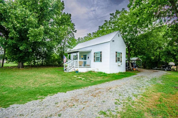 $895 | 208 North Main Street, Bailey, TX 75452