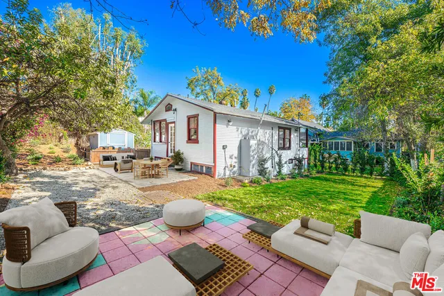 a picture of flowers