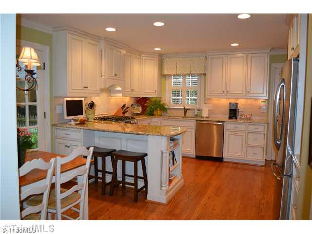 1700 Beechtree Road Greensboro, NC 27408 - Photo 3 of 16 Kitchen.
