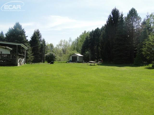 7112 North Lake Road Millington, MI 48746 - Photo 13 of 30 21296468-12.JPG