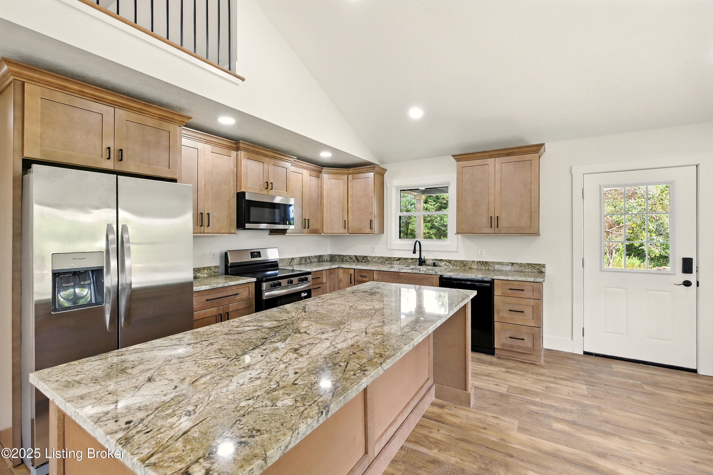 374 Nolin Estates Road Clarkson, KY 42726 - Photo 5 of 50 374nolinestates_louisvillerealestatemedi