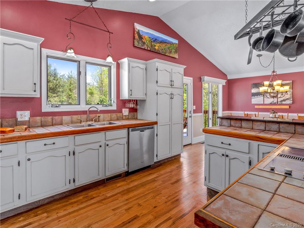 44 Rodeo Drive Leicester, NC 28748 - Photo 5 of 19 Gallery Image 5