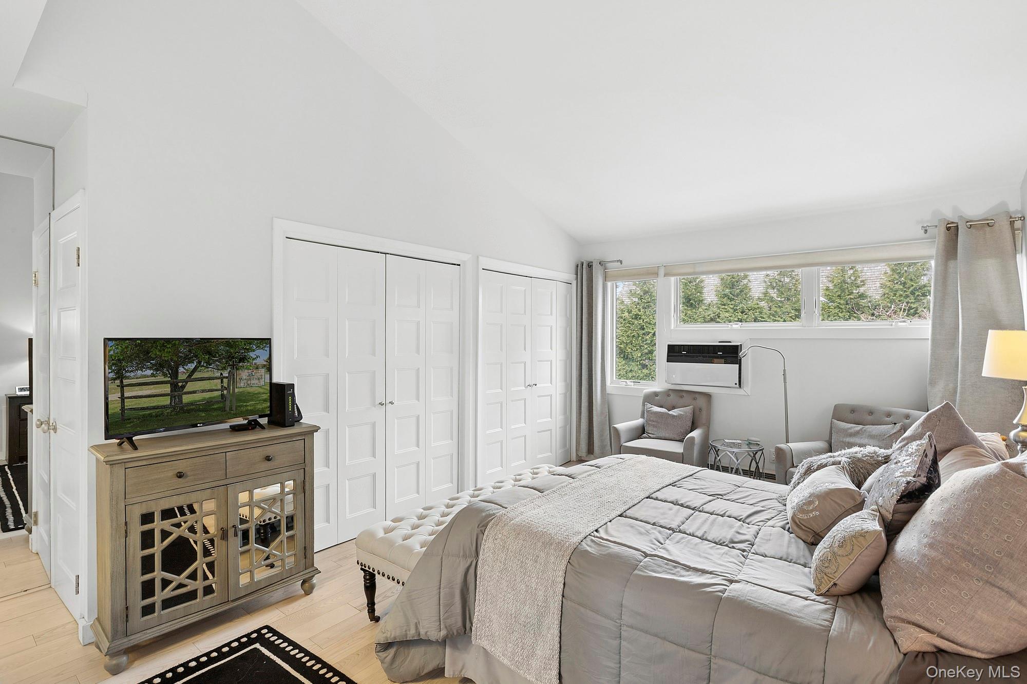 514 Pantigo Road, Unit 22 East Hampton, NY 11937 - Photo 8 of 16