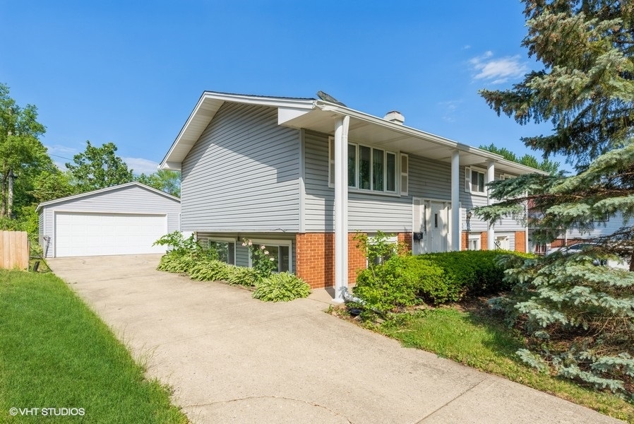 1645 Jefferson Road Hoffman Estates, IL 60169 - Photo 1 of 15