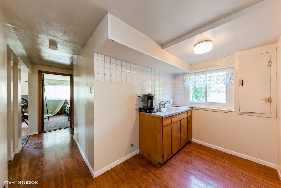 1645 Jefferson Road Hoffman Estates, IL 60169 - Photo 8 of 15
