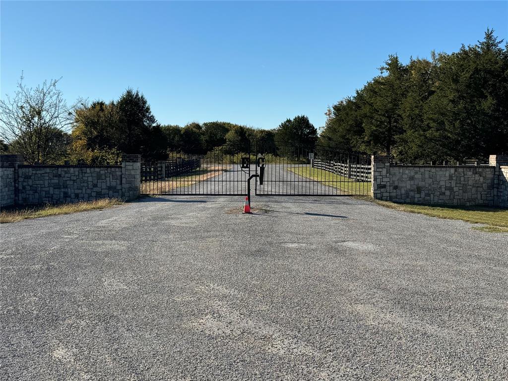 20 Timber Trail Tioga, TX 76271 - Photo 2 of 10