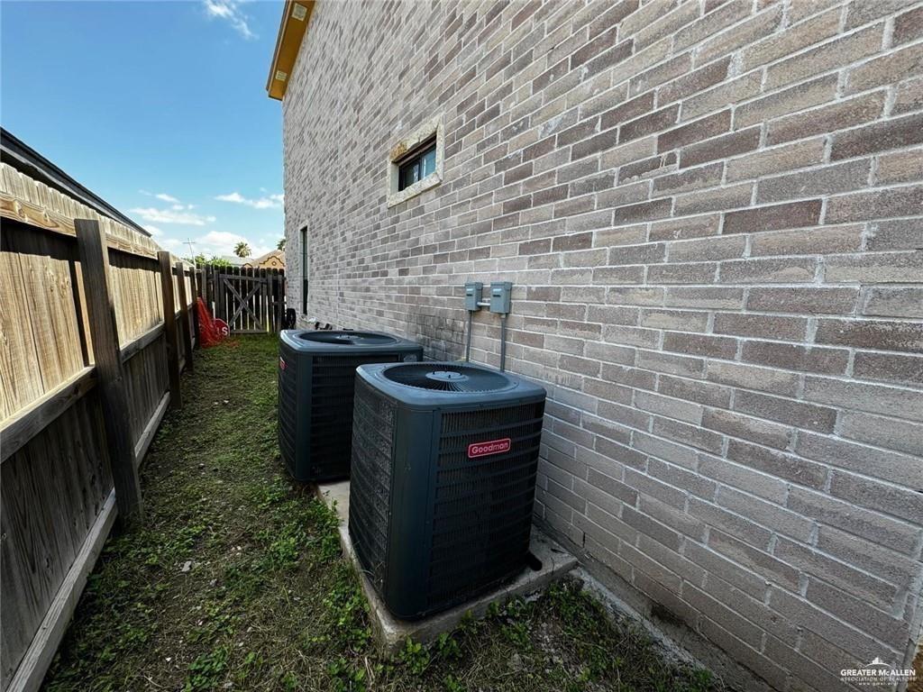 2117 Roman Street Mission, TX 78573 - Photo 14 of 17