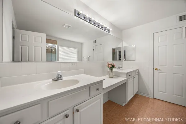 $600,000 | 1661 Trails End Lane, Bolingbrook, IL 60490