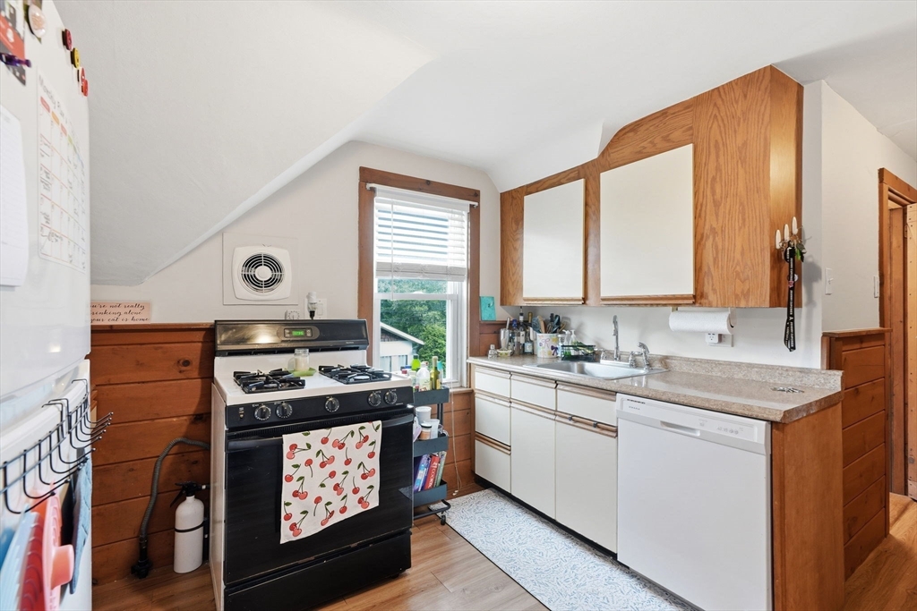 585 County Street Taunton, MA 02780 - Photo 24 of 41