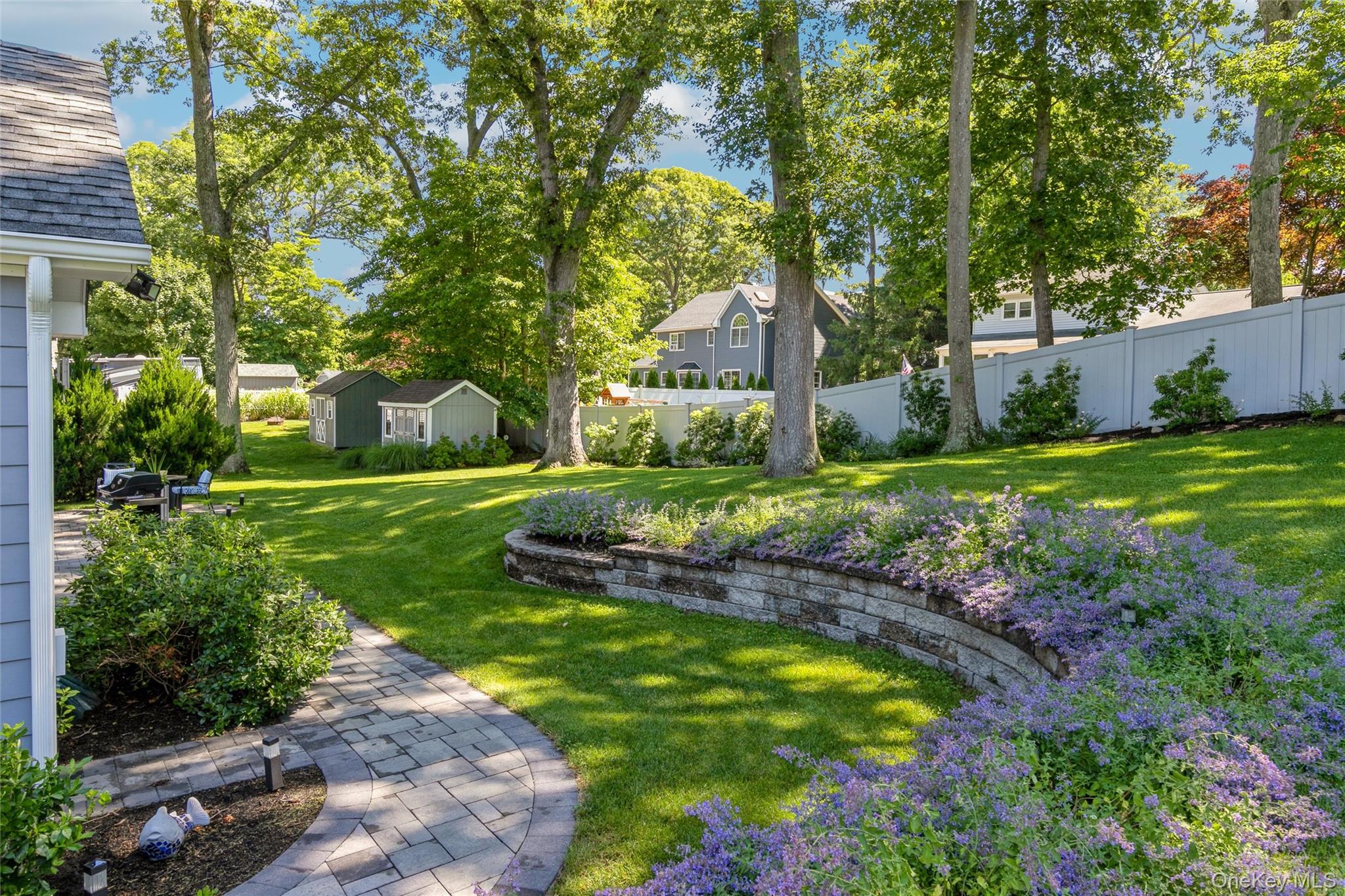 9 Middle Cross Shoreham, NY 11786 - Photo 24 of 37