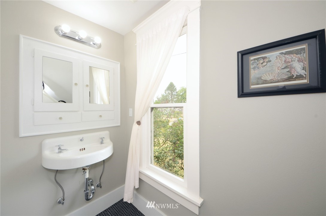 564 Southwest Chehalis Avenue Chehalis, WA 98532 - Photo 17 of 29 Gallery Image 17