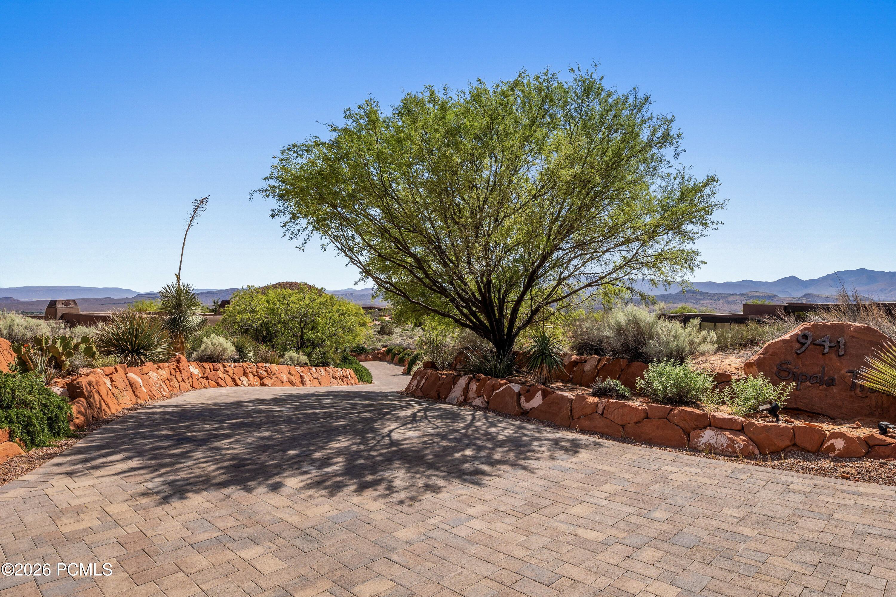 941 Sipala Trail Ivins, UT 84738 - Photo 4 of 90
