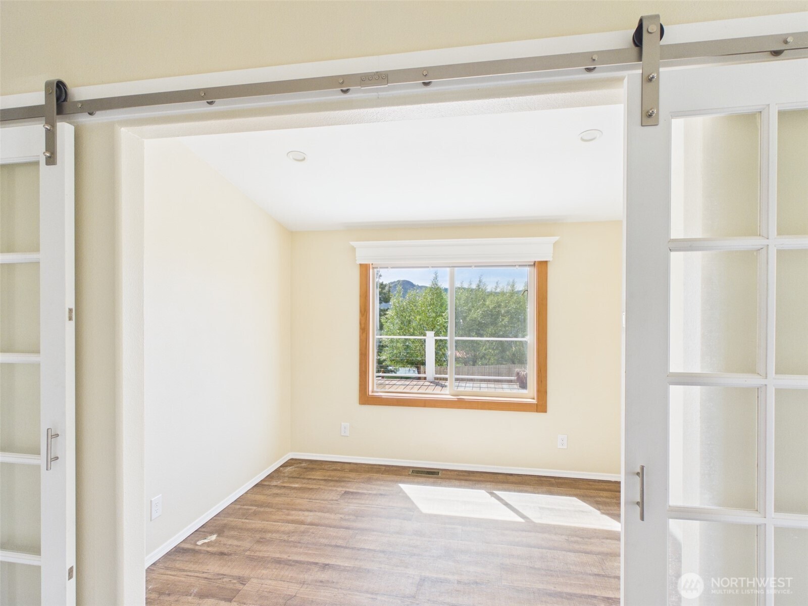 220 Center Road Republic, WA 99166 - Photo 5 of 40