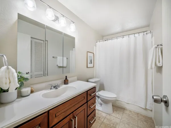 $1,400,000 | 94-337 Makapipipi Street, Mililani, HI 96789